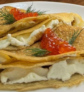 Блины с сыром филадельфия с красной икрой